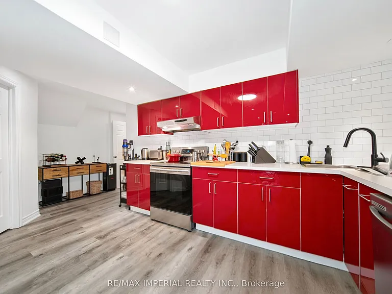 9 Caramel Cres #LOWER — Photo 2