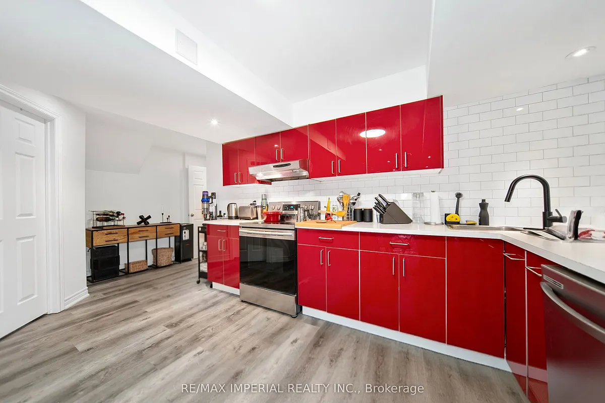 Building Photo - 9 Caramel Cres #LOWER