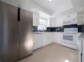 17451 Silver Fox Dr, Fort Myers, FL