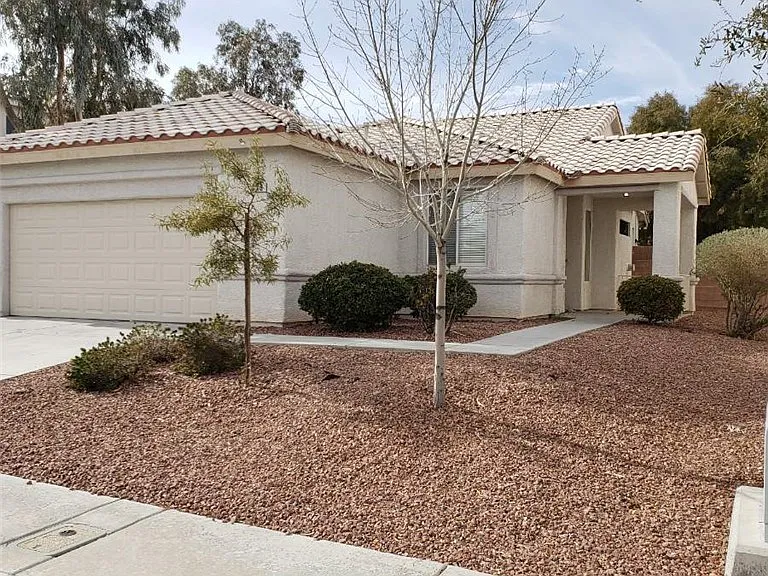 519 Siberia St — Photo 1
