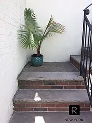 Rented by R New York