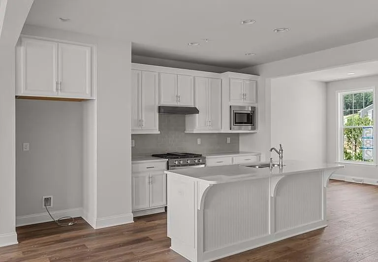 3225 Parade St — Photo 9