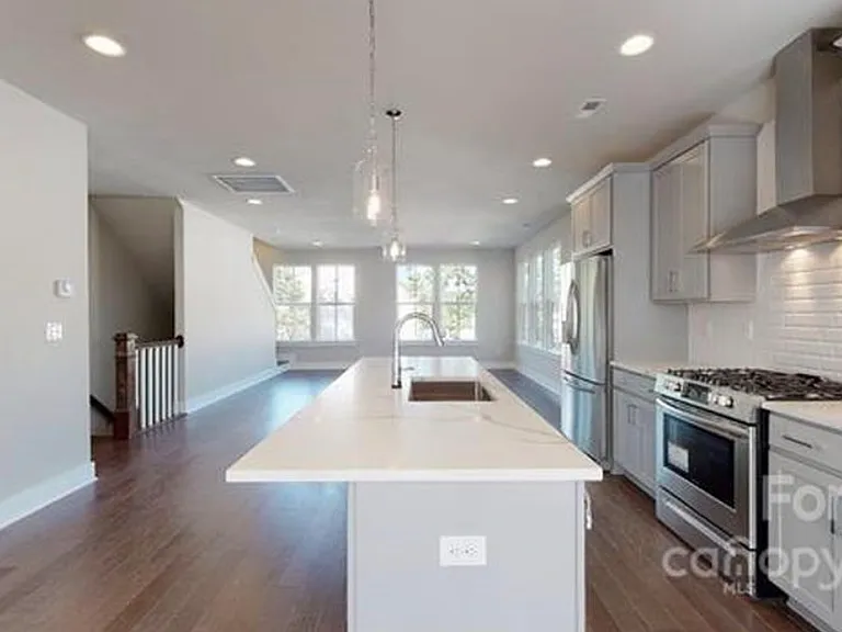 11807 Fiddlers Roof Ln — Photo 6