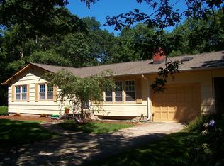 26 Rolling Hill Rd, Hampton Bays, NY 11946