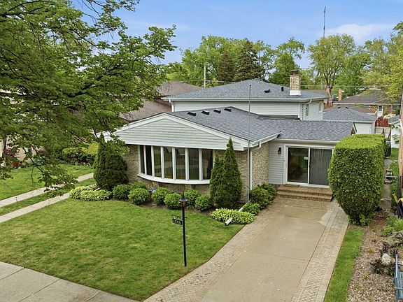 2nd image of 9437 Lockwood Ave