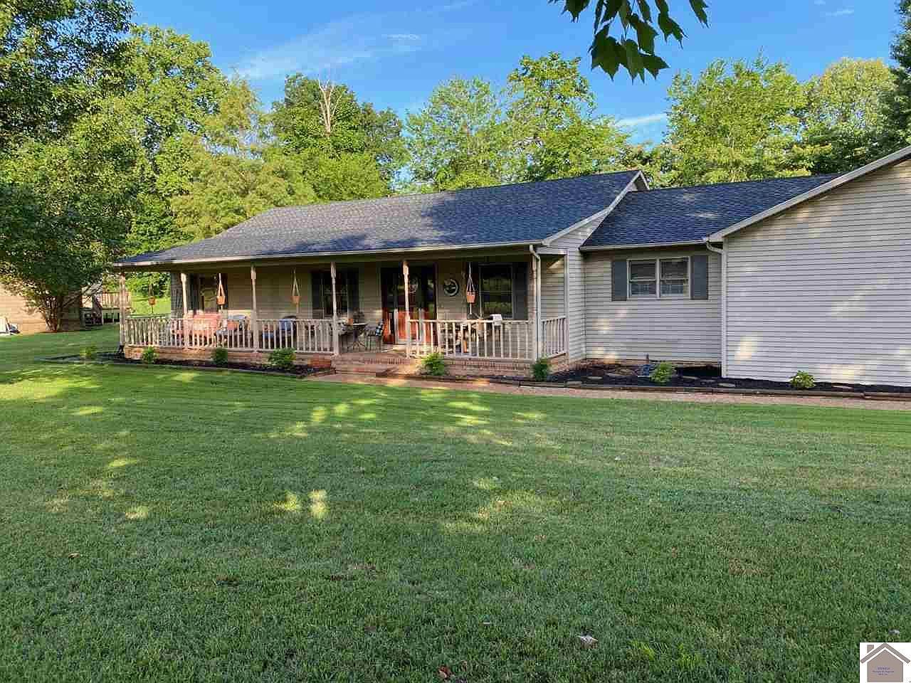 135 Highland Cir, Paducah, KY 42003 | Zillow