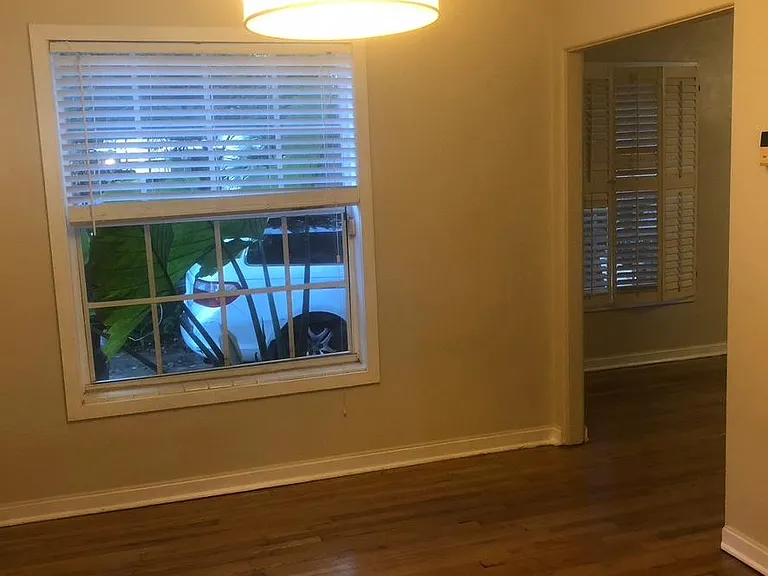 Dining & Entrance to Living