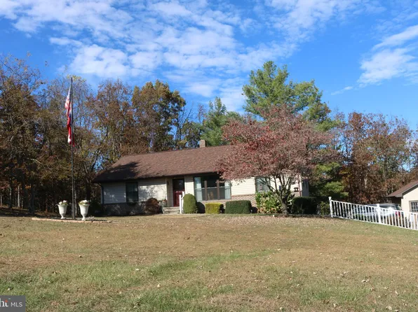 228 Meadow Ridge Dr, Petersburg, WV 26847