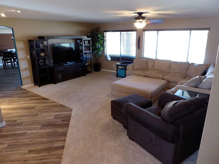 6810 S 15th Pl — Photo 13