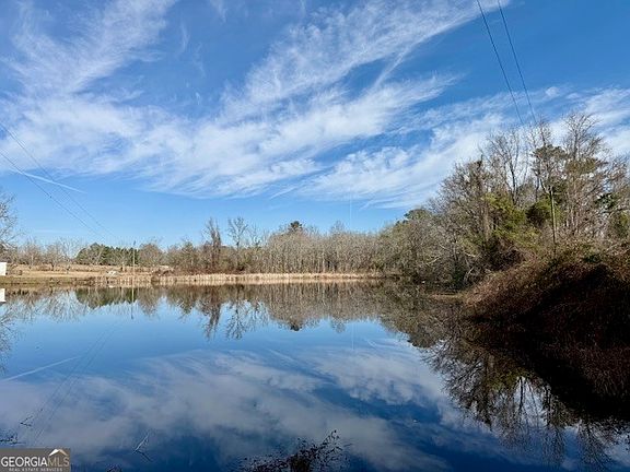 4th image of 1431 Community Rd