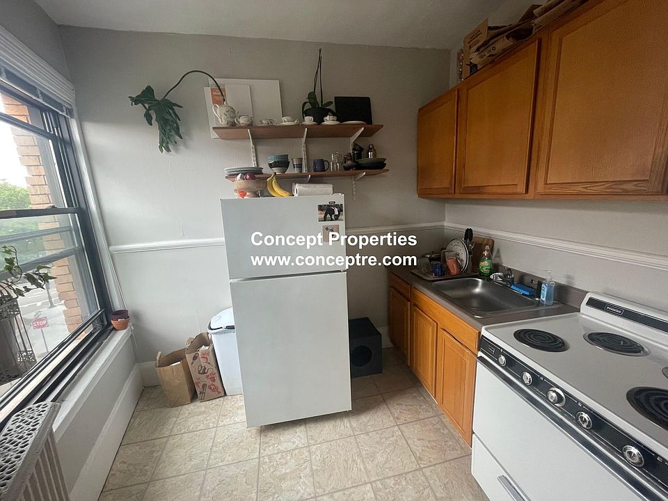 2nd image of 12 Stearns Rd #304