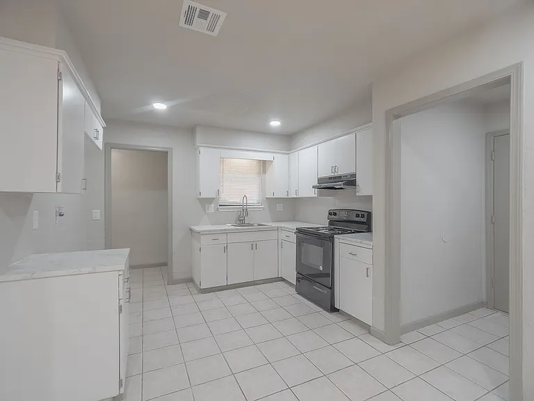229 Bainbridge Rd — Photo 22