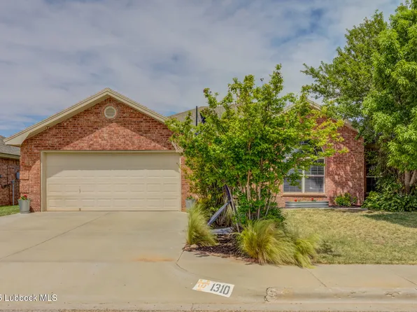 1310 Yorkshire Ave, Wolfforth, TX 79382