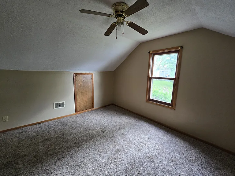 4037 Vine Ave SE — Photo 18