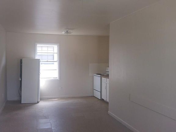 2nd image of 534 Villa Maria Blvd APT 7