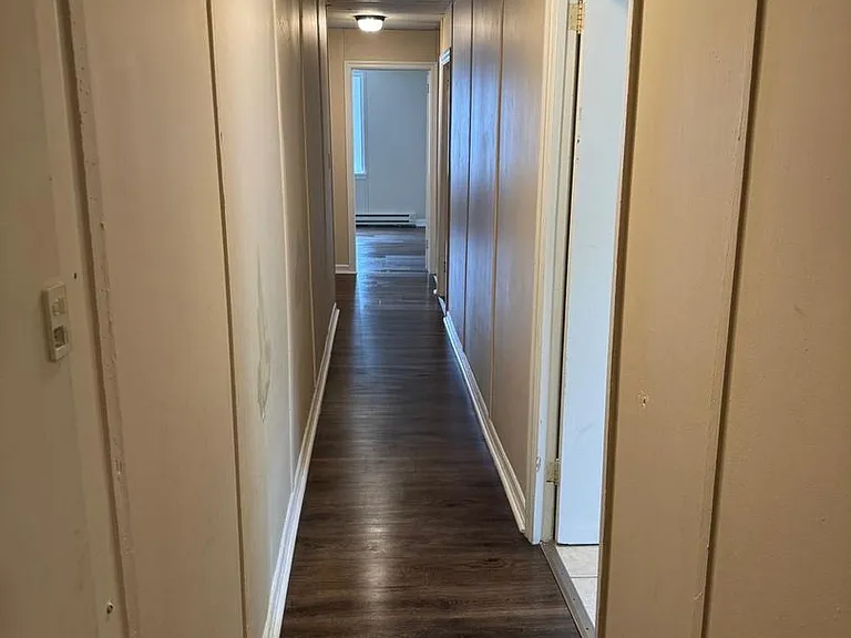 718 Centre St — Photo 10