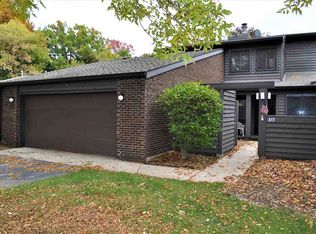 155 Webster Heights Dr, Green Bay, WI 54301