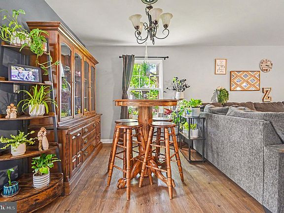 5th image of 418 State St