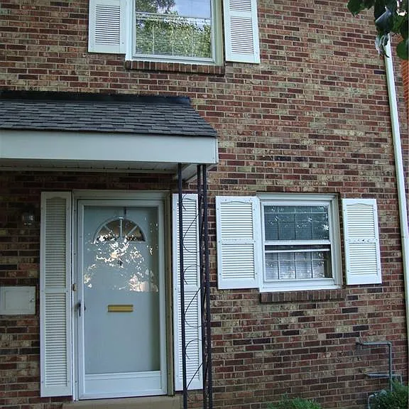101 Oxford Pl #4 — Photo 2