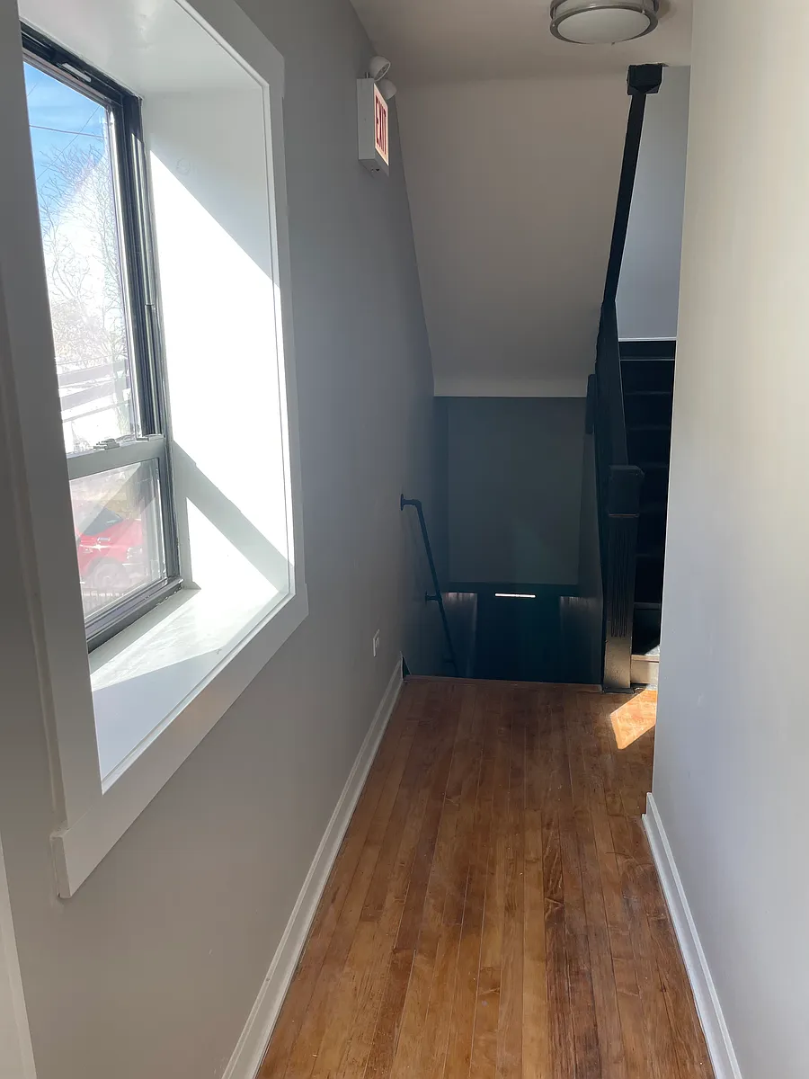 Building Photo - 5115 W Agatite Ave #2R
