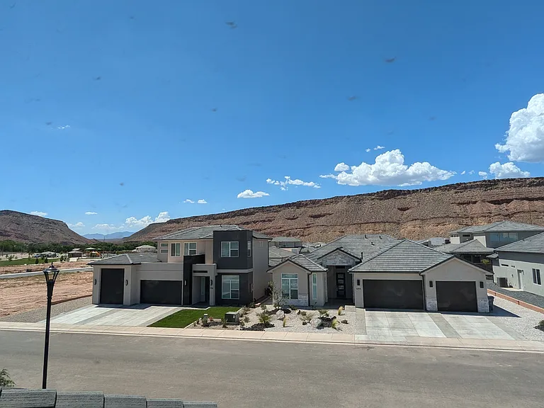 693 Taylor Creek Dr #1 — Photo 11