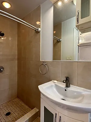 Rented by REAL New York | media 19