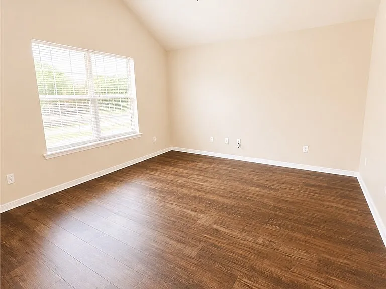 615 Pasler St — Photo 13