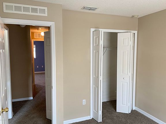3rd image of 7085 Saint Ives Ct