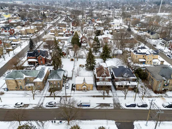 43 East Ave, Brantford, ON N3S 3L2