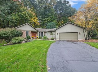 1906 Camrose Ct SW, Wyoming, MI