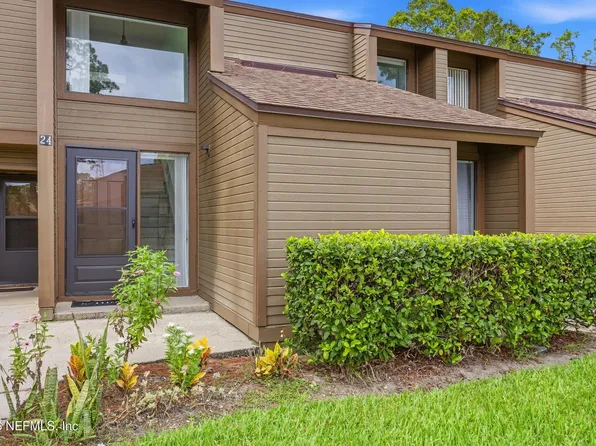 24 SALISBURY Court, Palm Coast, FL 32137