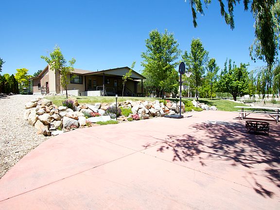 4th image of 1323 W Jordan Hills Dr