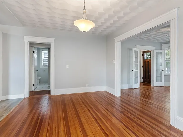 153 Irving Ave — Photo 7