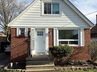 19 Westchester Rd, Toronto, ON M6M 2S4