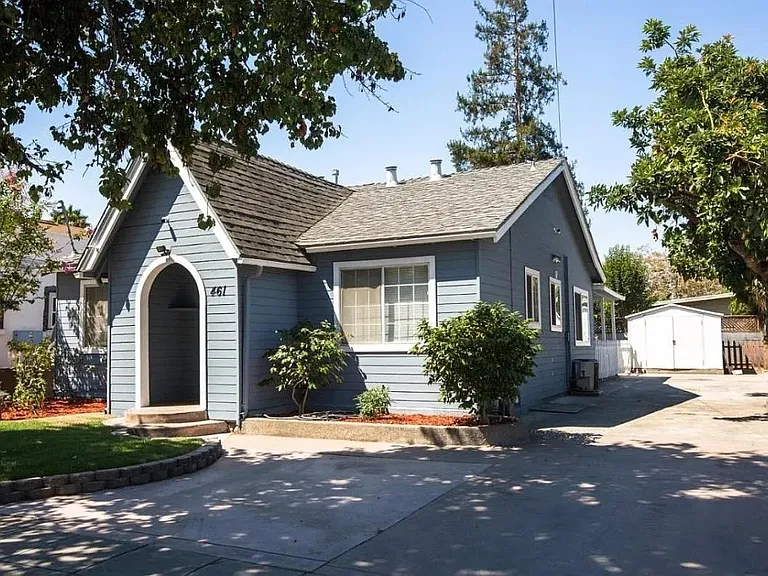 461 Clifton Ave — Photo 1
