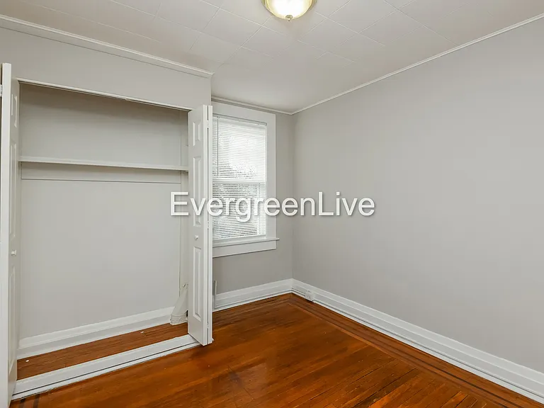 2837 Pelham Ave — Photo 13