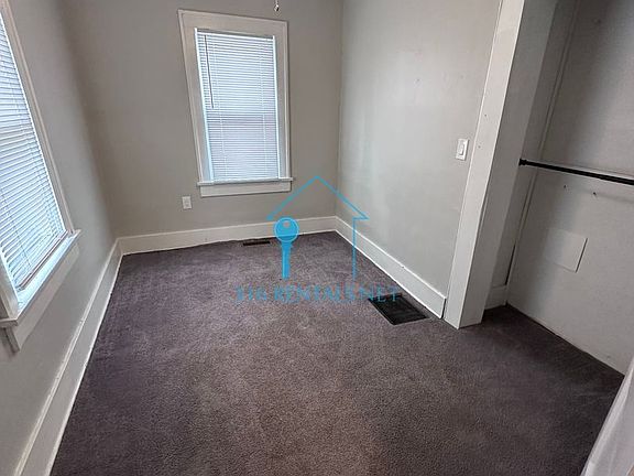 3rd image of 405 N Edwards Ave