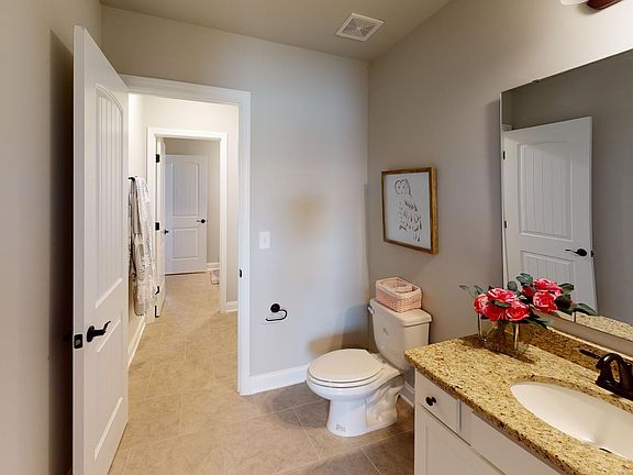 Bathroom in Premier Series 3018 From Hyde Homes