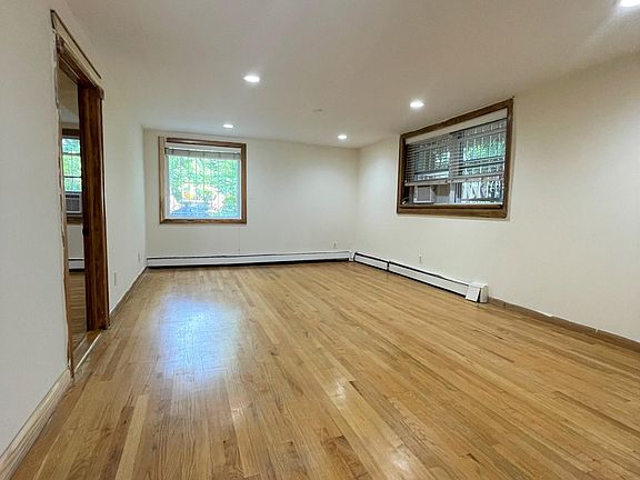 2nd image of 114 Murray Ave