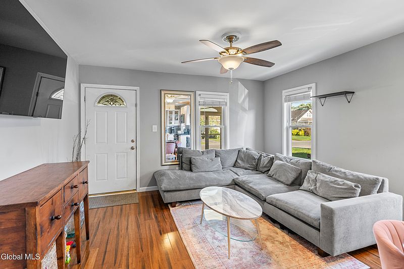5th image of 3057 Cox Avenue