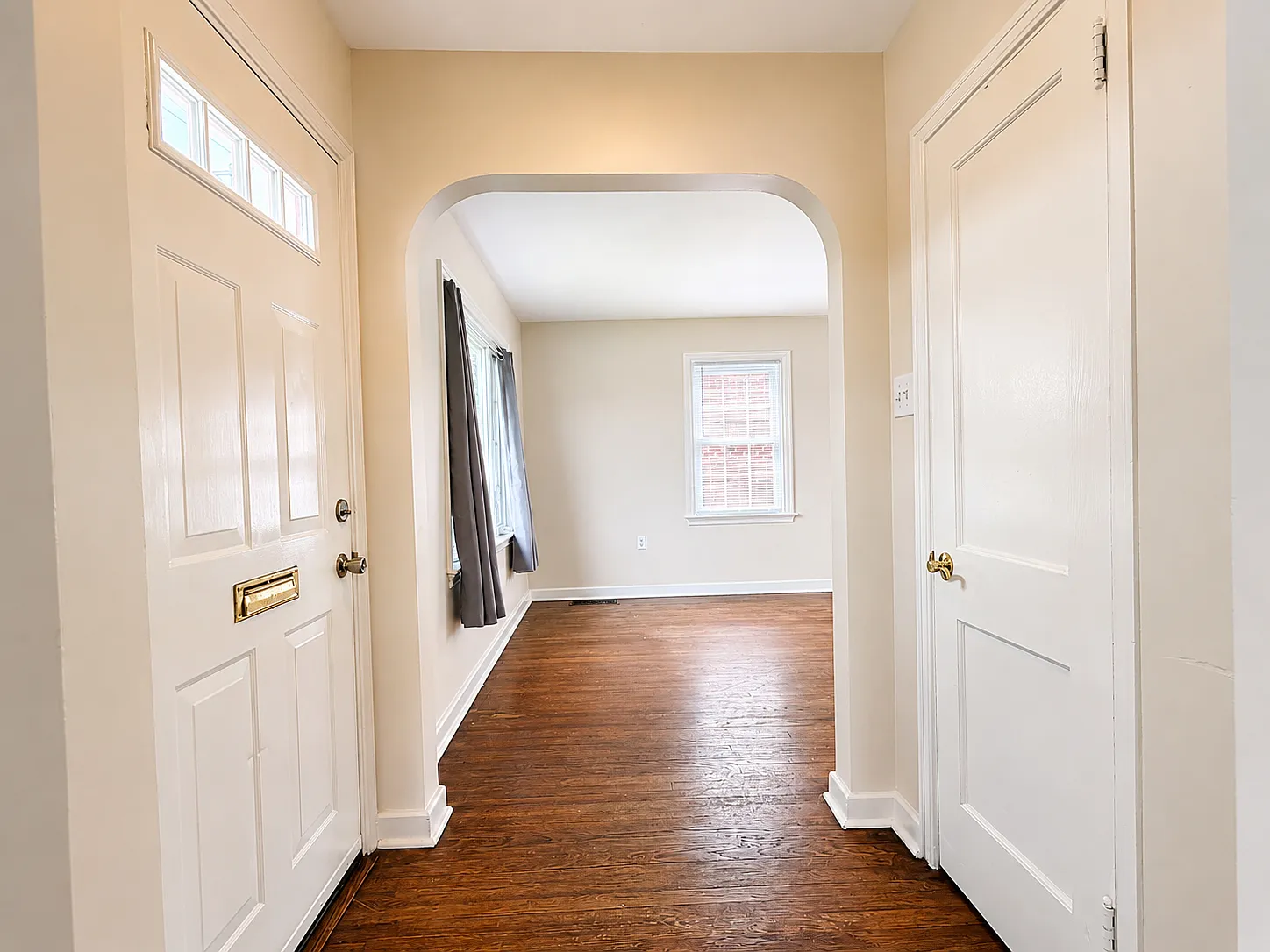 2 bed, 1.5 bath, 1047 sqft, $1,745 — Photo 3