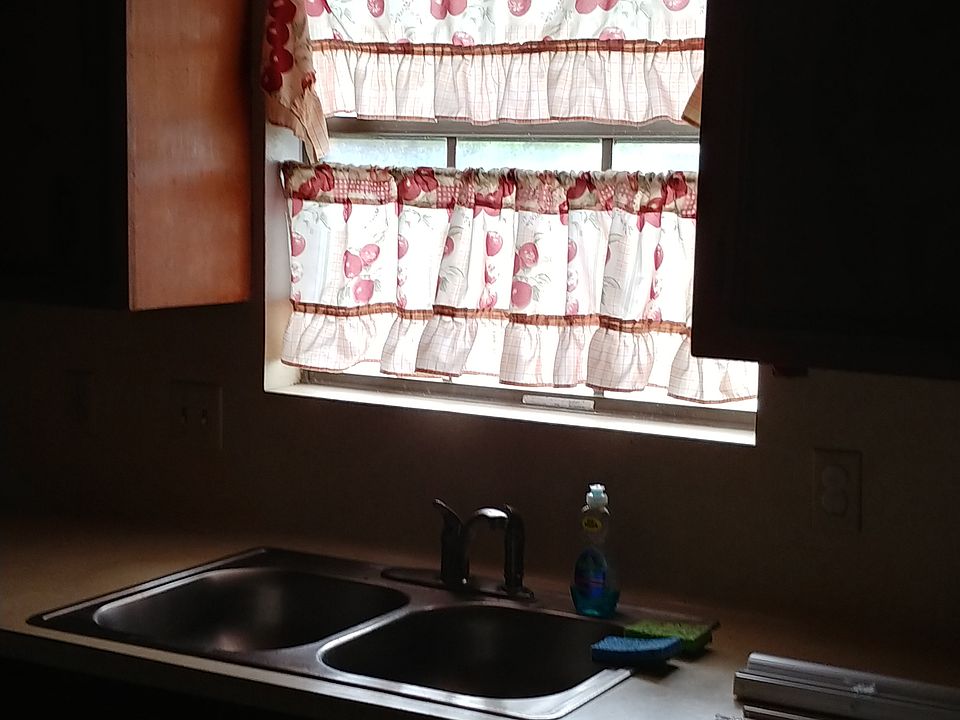 17. Dishwashing area