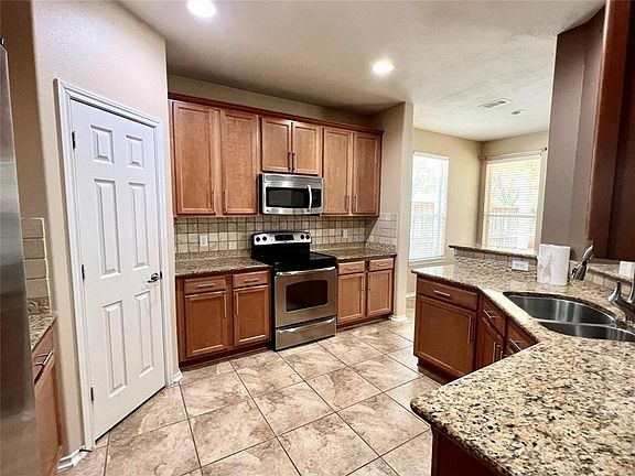 4th image of 24511 Springwood Glen Ln #0
