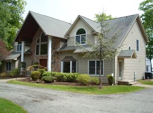 8 Soluri Ln, Tomkins Cove, NY