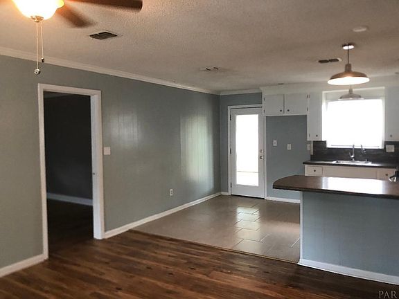 3rd image of 8124 Mobile Hwy