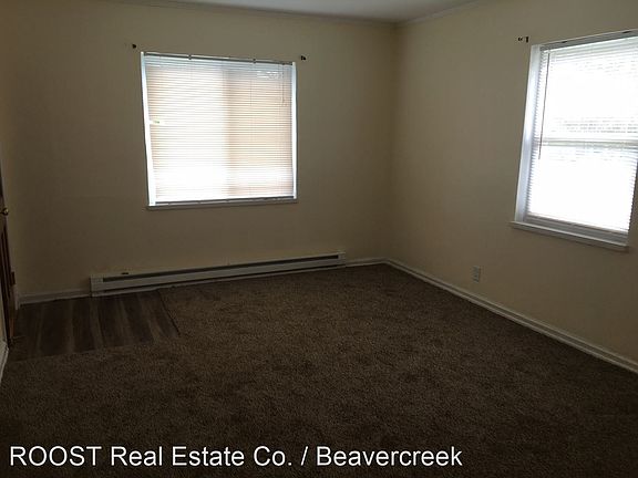 3rd image of 1588 Glenbeck Ave #B