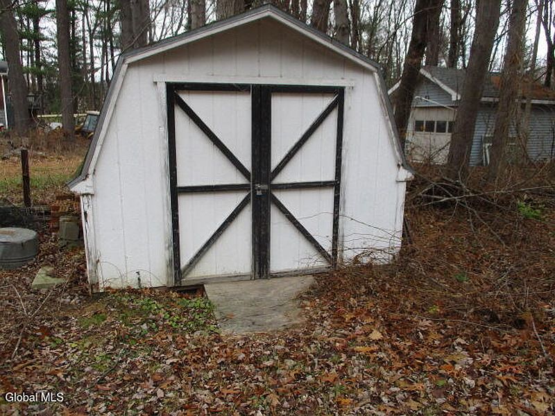 4th image of 257 Lapp Road