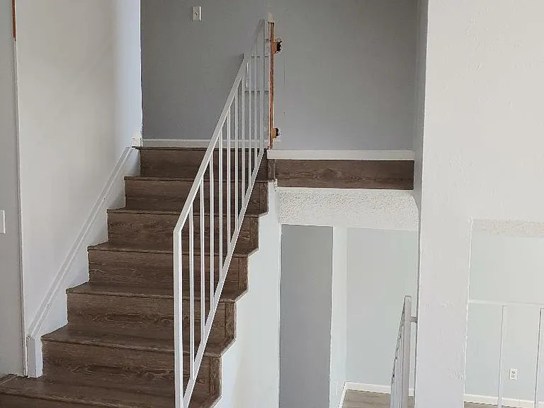 upstairs to bedrooms