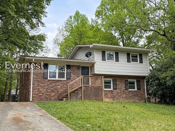 2nd image of 1689 Thrasher Ct