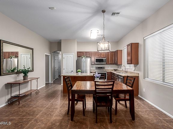 4th image of 43884 W KRAMER Lane